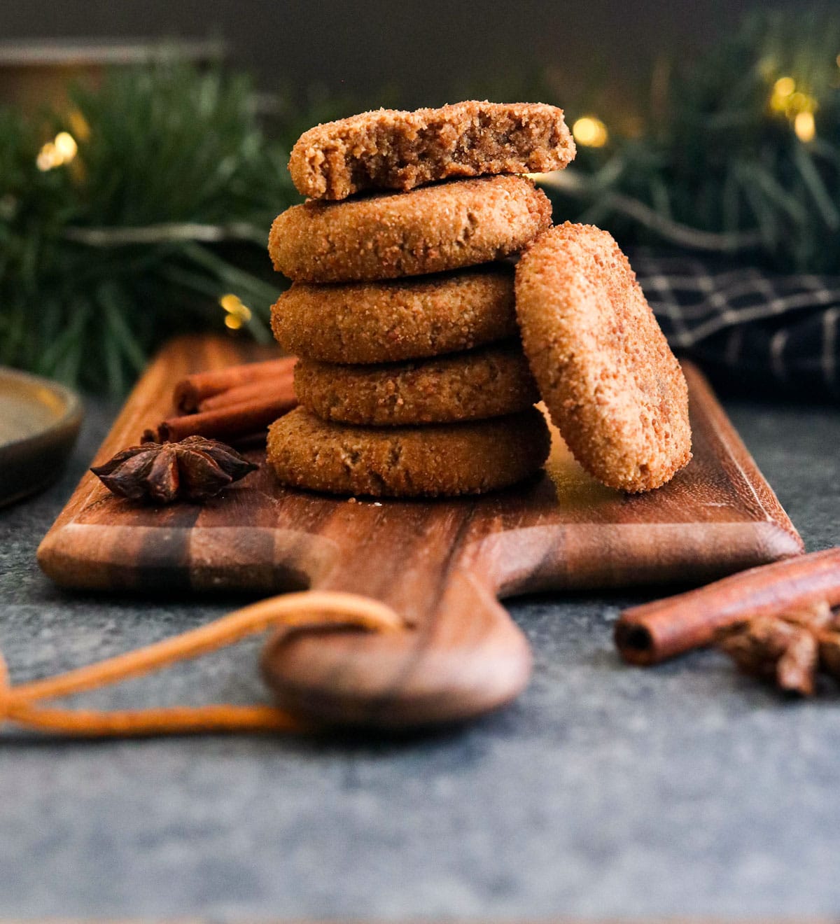 Keto Vegan Ginger Cookies
