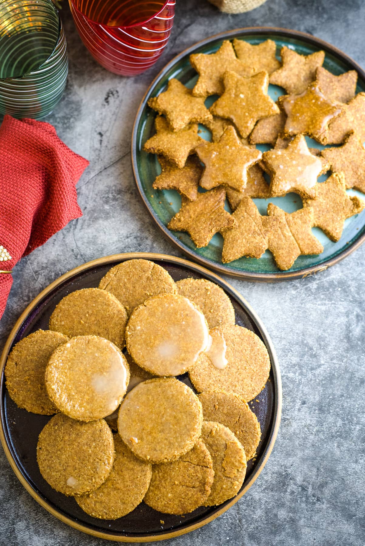Keto Vegan Ginger Cookies